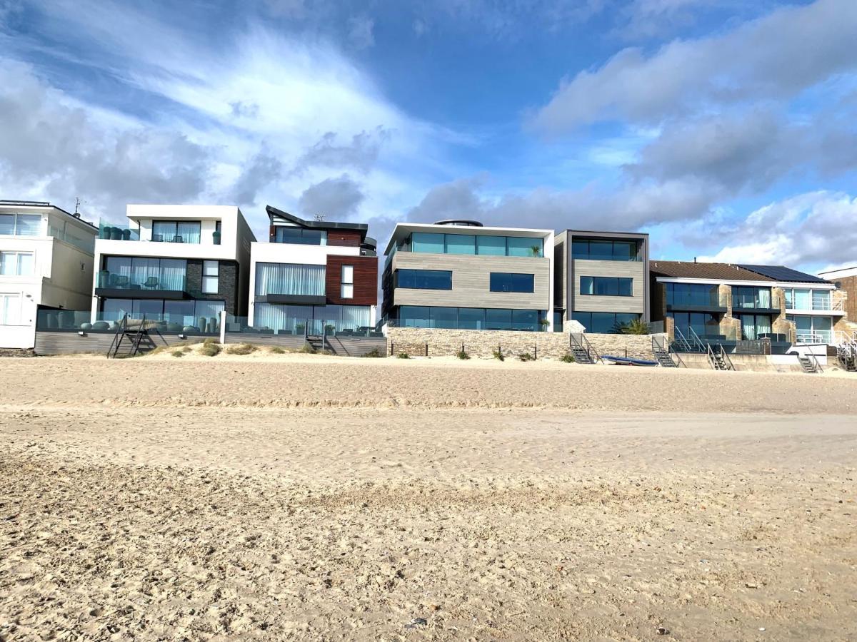 Top Floor Sandbanks Apartment With Free Parking Just Minutes From The Beach And Bars Canford Cliffs Eksteriør billede